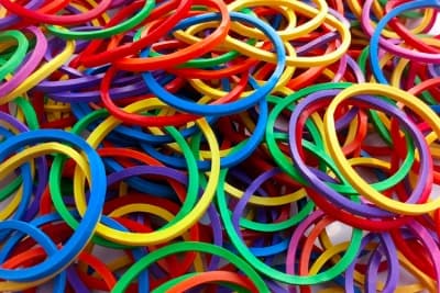 Why a rubber band is unsafe for the oven？